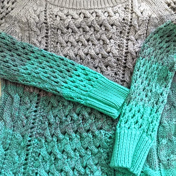 American Eagle Sweater - Picture 5 of 6